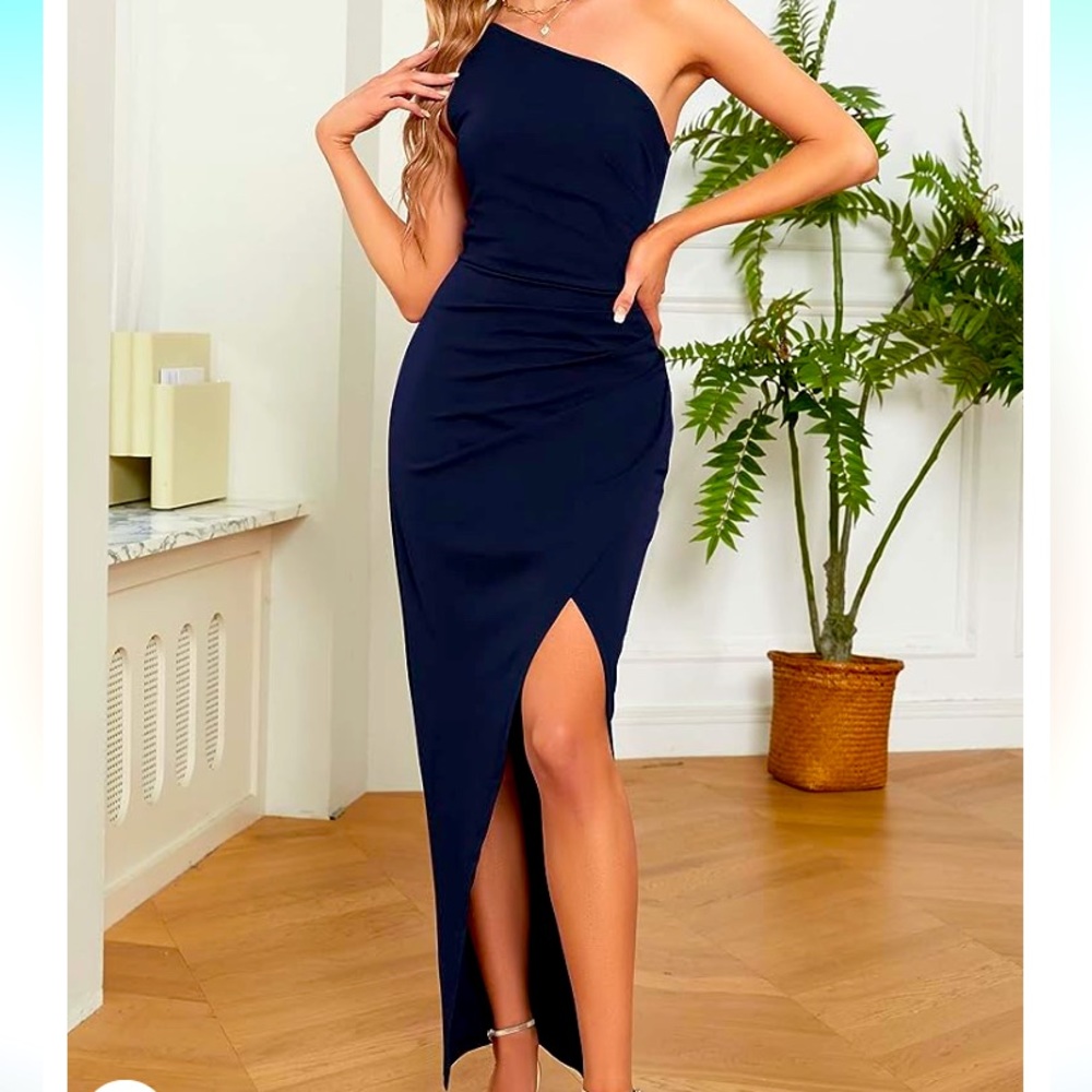 One shoulder body con dress